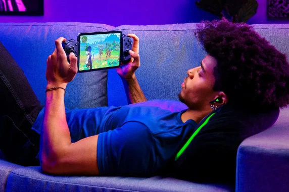 Razer  |  Haptic USB C Controller for Phones, Mini Tablets and PC  |  Kishi V3 Pro