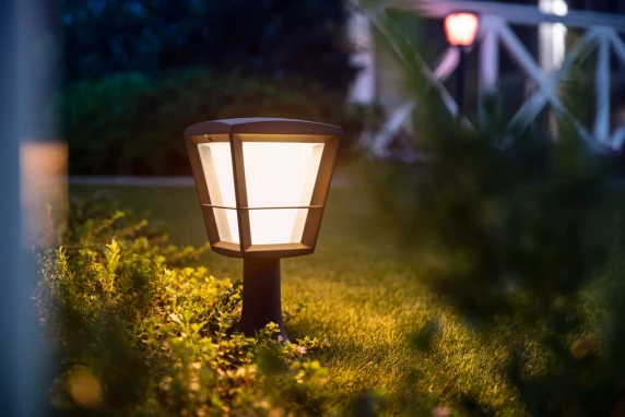 Philips Hue WCA Econic Outdoor Pedestal Lantern  |  15 W  |  2000-6500 Hue White Colour Ambiance