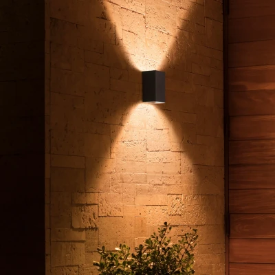Philips Hue WCA Resonate Outdoor Wall Lantern, Black  |  8 W  |  2000-6500 Hue White Colour Ambiance
