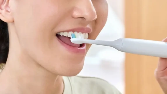 Philips  |  Replacement brush heads  |  HX6062 / 87 Sonicare Optimal White  |  Heads  |  For adults  |  Number of brush heads included 2  |  White