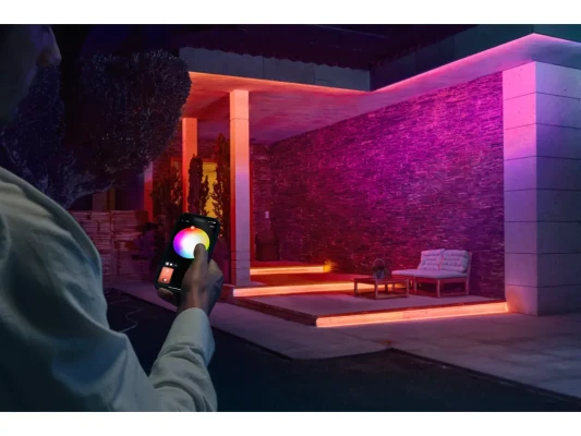 Philips Hue Flux Lightstrip for outdoor use, 10 m  |  30 W  |  Bluetooth, Zigbee