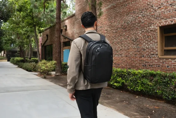 Hyper HP21PBKGL HyperPack  |  Fits up to size 16 "  |  Backpack  |  Black