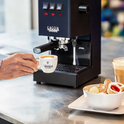 Gaggia  |  Semi-Automatic Coffee Machine with Milk Frother  |  Classic E24 RI9481 / 15  |  15 bar  |  Blue