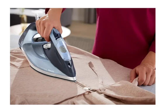 Philips Steam Iron  |  DST7020 / 20  |  Steam Iron  |  2800 W  |  Water tank capacity 300 ml  |  Continuous steam 50 g / min  |  Steam boost performance 250 g / min  |  Blue