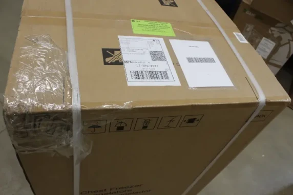 SALE OUT. Candy  |  Freezer  |  CCHH 100E  |  Energy efficiency class E  |  Chest  |  Free standing  |  Height 84.5 cm  |  Total net capacity 97 L  |  White  |  DAMAGED PACKAGING, SCRATCHED ON TOP COVER