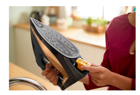 Philips DST7040 / 80 7000 series  |  Steam Iron  |  2800 W  |  Water tank capacity 300 ml  |  Continuous steam 50 g / min  |  Steam boost performance 250 g / min  |  Black / Gold