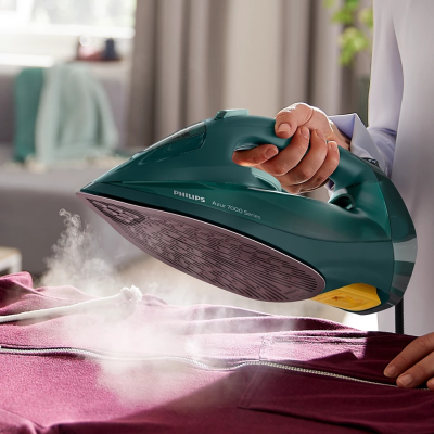 Philips  |  Iron  |  DST7050 / 70  |  Steam Iron  |  2800 W  |  Water tank capacity 300 ml  |  Continuous steam 50 g / min  |  Steam boost performance 250 g / min  |  Green