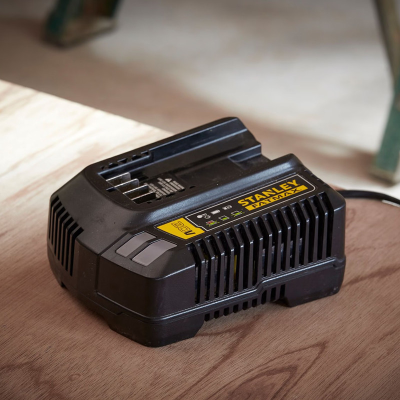 Stanley  |  18V V20 4A Быстрая зарядка  |  SFMCB14-QW