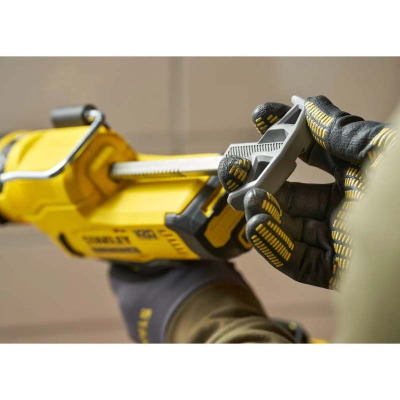 Stanley  |  SFMCE600B-XJ  |  18V V20 Caulk Gun  |  Tool Only