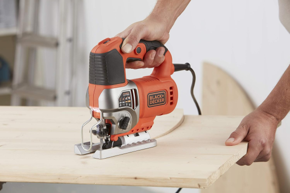 Black&Decker zāģis BES610K-QS 650W svārsts komplektā