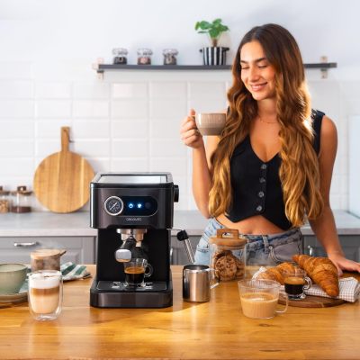 Cecotec  |  Espresso Machine with Milk Frother  |  Power Espresso 20 Pro Latte  |  20 bar  |  Semi-Automatic  |  1350 W  |  Black