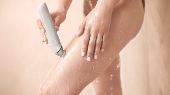 Philips Lady shaver  |  BRL147 / 00 Series 8000  |  Operating time (max) 100 min  |  Wet & Dry  |  Lithium Ion  |  White / Grey