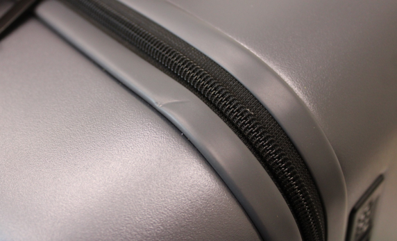 IZPĀRDOŠANA.  |  Xiaomi  |  Luggage Classic Pro 24"  |  Pelēks  |  24 mēneši  |  BOJĀTA IEPAKOJUMS UN PRECES ĶERMENIS (VIRS)