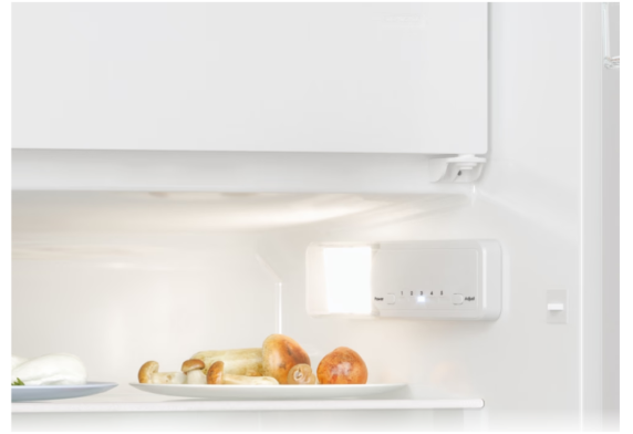 Candy Refrigerator  |  CM4SE68W  |  Energy efficiency class E  |  Built-in  |  Larder  |  Height 82.6 cm  |  Fridge net capacity 95 L  |  Freezer net capacity 16 L  |  40 dB  |  White