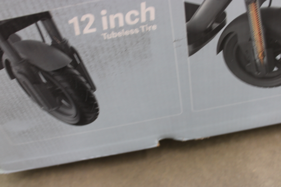 IZPĀRDOŠANA. Xiaomi Electric Scooter 6 Max GL  |  Xiaomi 24 month(s)  |  DAMAGED PACKAGING, PAINT AND BODY (NEAR SCREEN). MISSING INNER PACKAGING. ITEM IS SCRATCHED, DIRTY
