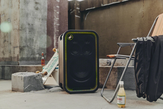 Sony Party Speaker  |  SRS-ULT700 ULT TOWER 7  |  420 W  |  Waterproof  |  Bluetooth  |  Wireless connection  |  Portable  |  Black