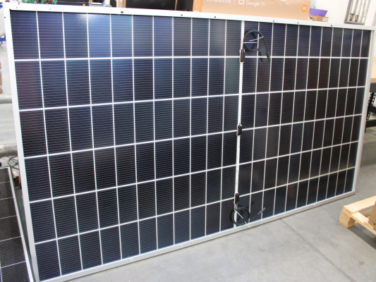 IZPĀRDOŠANA.  |  TrinaSolar 720 W  |  VERTEX TSM-NEG21C.20  |  N-Type BIFACIAL Dual Glass i-TOPCon Monocrystalline  |  144 month(s)  |  SCRATCHED