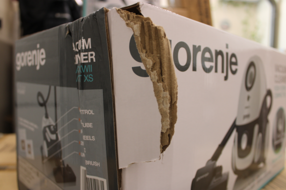 IZPĀRDOŠANA.  |  Gorenje  |  Vacuum cleaner  |  VCEA11CXWII  |  Bagged  |  750 W  |  Operating radius 15 m  |  White  |  Warranty 24 month(s)  |  DAMAGED PACKAGING