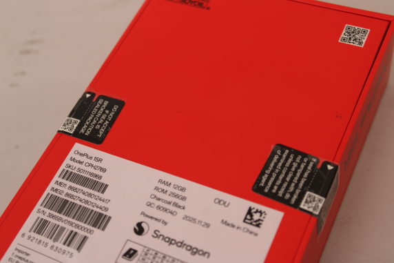 SALE OUT. OnePlus 15R (Charcoal Black) DS 6.83" AMOLED 1272x2800 / 3.84GHz / 256GB / 12GB RAM / Android 16 / WiFi,BT,5G,DEMO  |  SALE OUT.  |  OnePlus Warranty 24 month(s)  |  DEMO